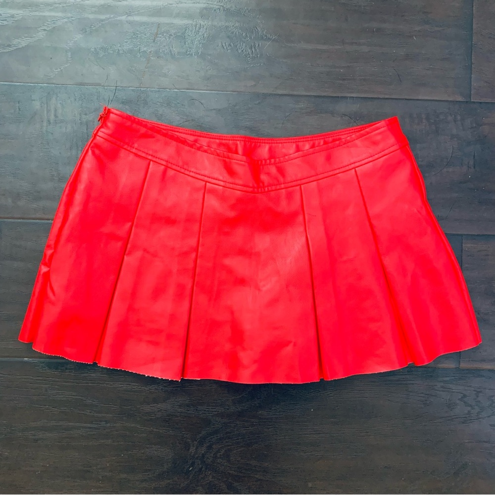 SHEIN Red Pleated Leather Mini Skirt as seen on Alix Earle @ Coachella | Size S